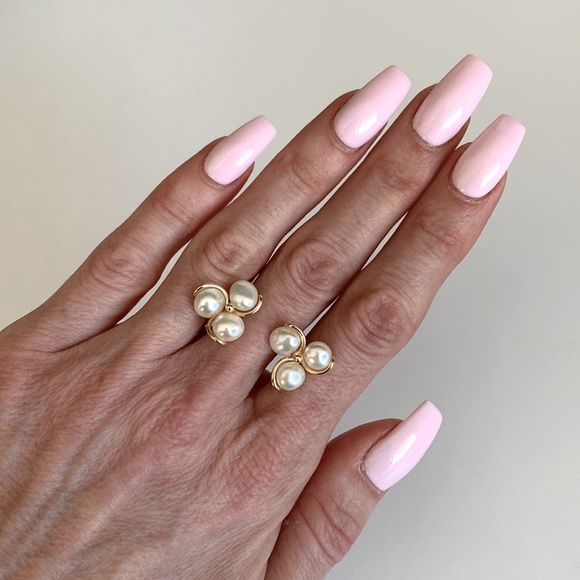 🌼☘️🌸☘️🌼 WHITE BUTTON FRESHWATER CULTURED PEARL & 14K GOLD POST STUD EARRINGS - Picture 8 of 8